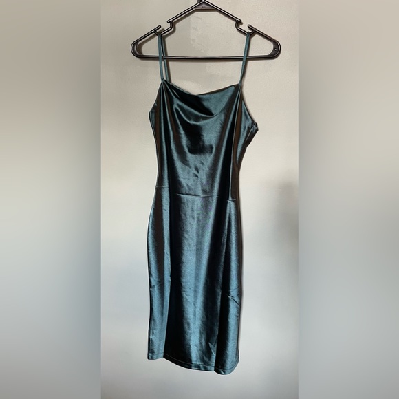 Women's Green Sleeveless Spaghetti Strap Satin Dress with Cowl Neck Size XS - Picture 4 of 11